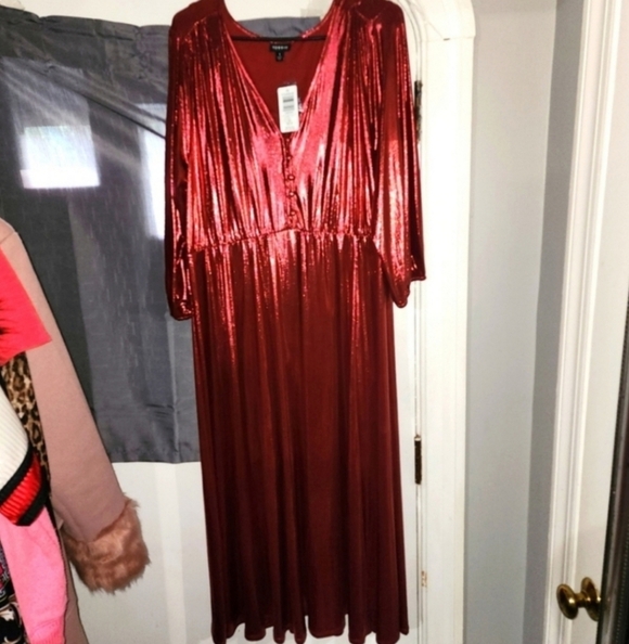 🍁🍂Nwt Torrid 1x Red Liquid Knit Tea Length Dress - Picture 3 of 5